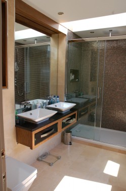 House-Somerset-Interior Bathroom